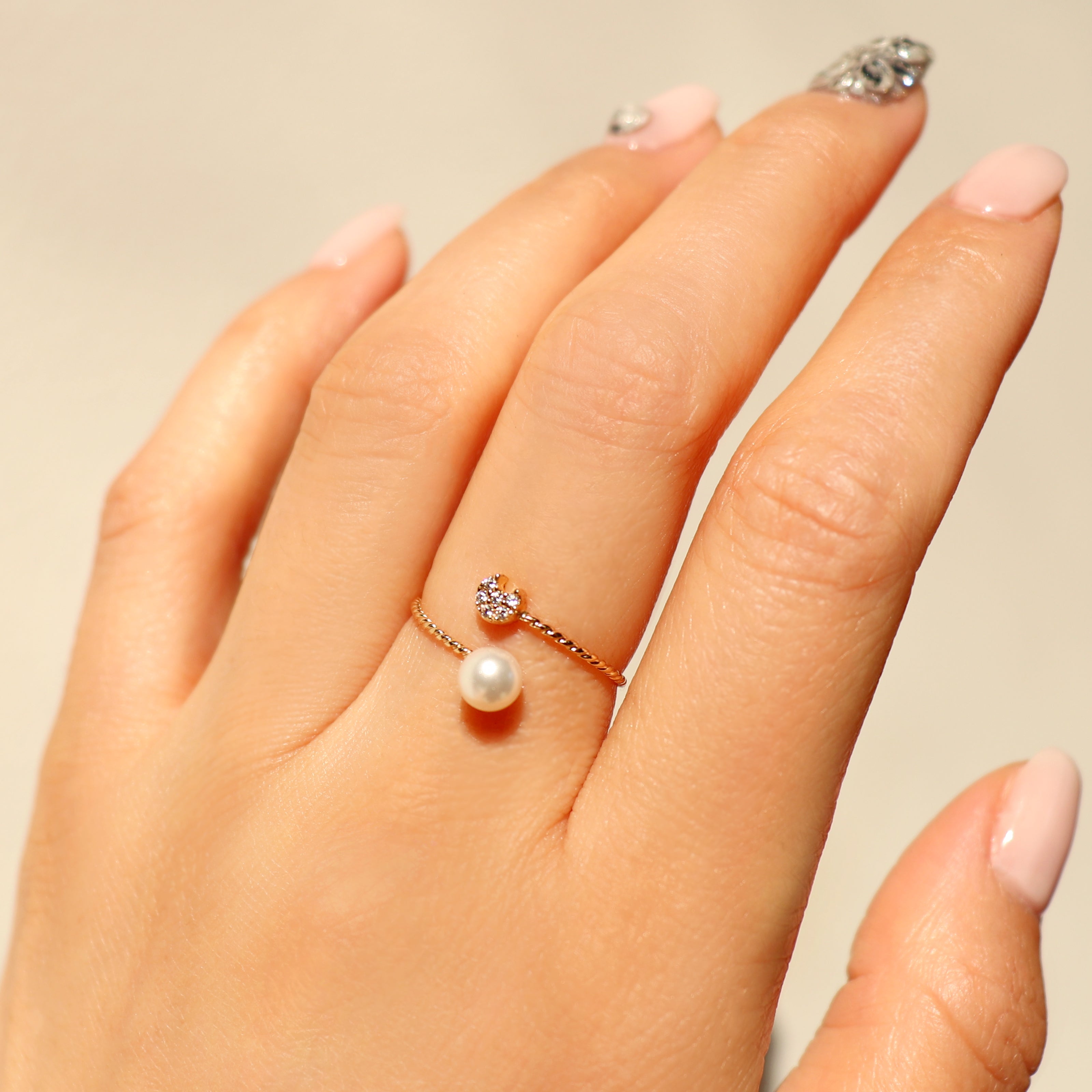 14K Gold Cat Pearl Ring  Gift for Women. Gift For Mom. Gift For Girlfriend